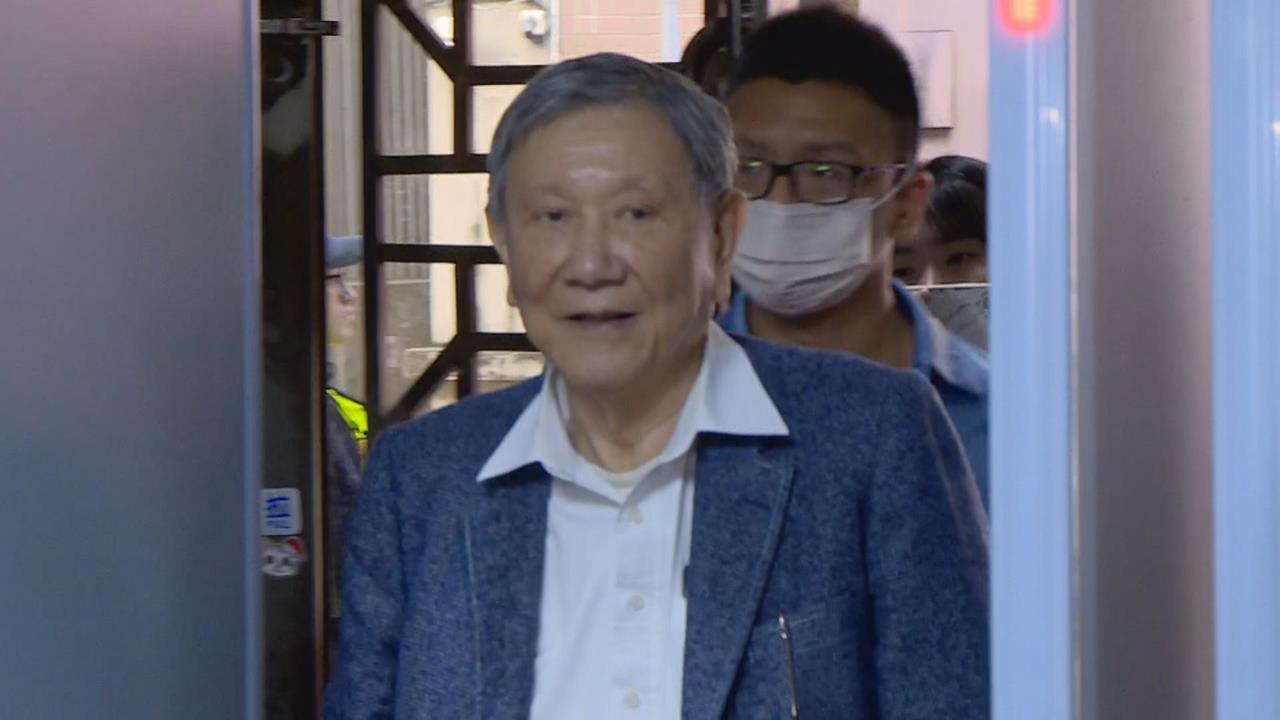 快新聞／站起來了！京華城案今開庭　沈慶京喊冤「遭錦衣衛滅九族」