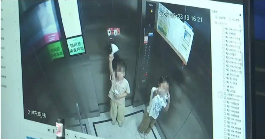 狂按求救鈕35次沒人理！2童受困電梯險崩潰　保全一句話惹眾怒
