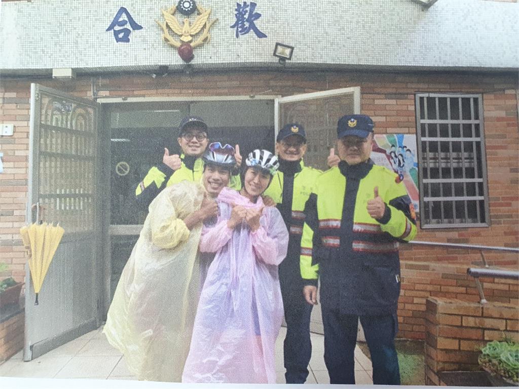 快新聞／3年前自行車比賽險失溫！韓情侶寄泡菜寫信拍片感謝　要再訪警察杯杯