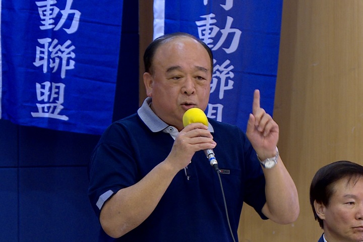 「拔菜」延誤繆德生送醫 今再闖府前潑糞