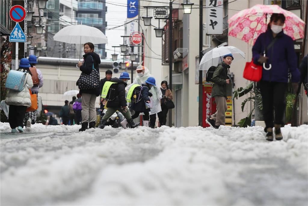 快新聞／日本關東降下大雪　首都圈逾200人摔傷送醫