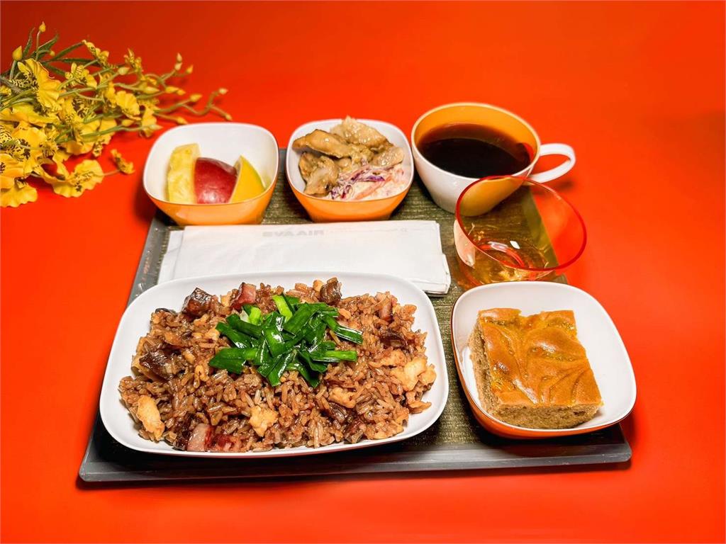 長榮航空攜手名廚推迎春菜單　頂級佳餚滿足旅客味蕾  