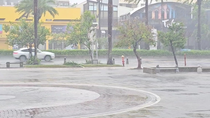 快新聞／凱米外圍環流發威！全台雨彈開炸　中南部防超大豪雨來襲