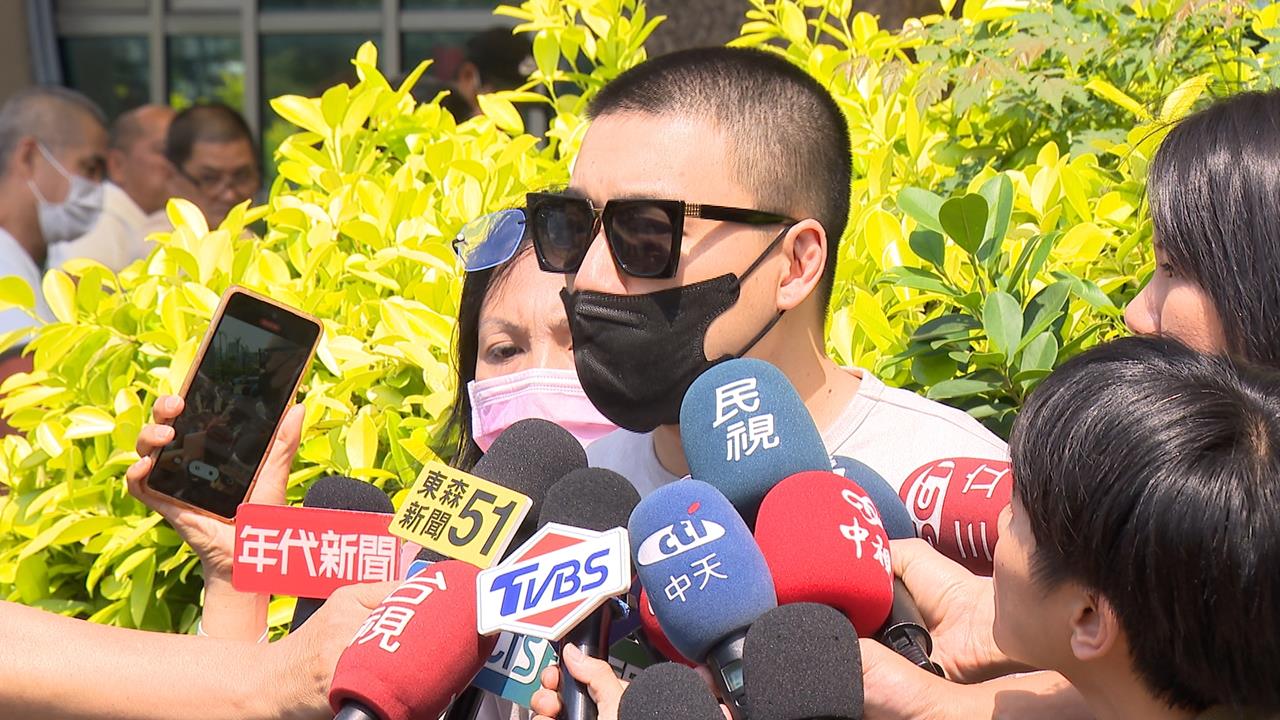 網紅Ｔｏｙｚ傳在監完婚篠崎泫！　網友猜恐是「這原因」