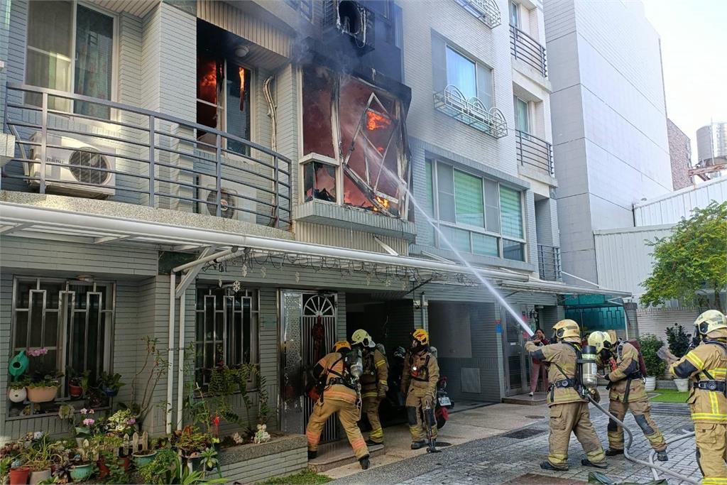 快新聞／台南北區下午驚傳住宅起火！　1人吸入濃煙送醫
