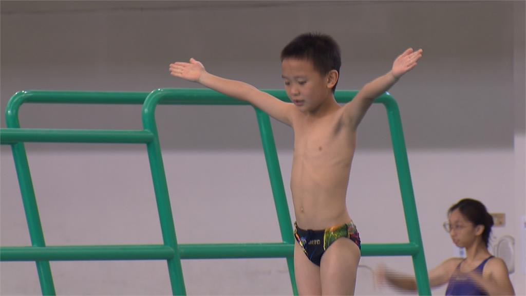 總統盃跳水賽高雄登場 7歲男童參賽受矚目