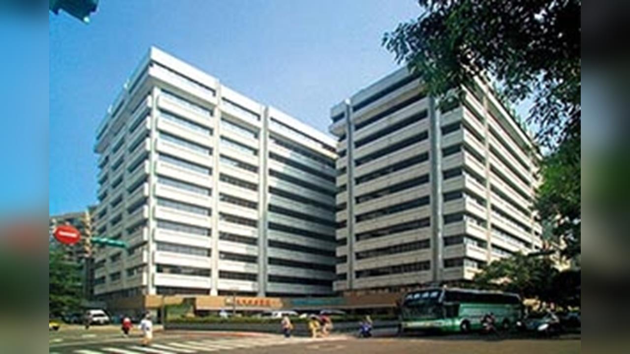 最新／北市長庚醫院晚間失火！消防急派人車赴敦化北路搶救