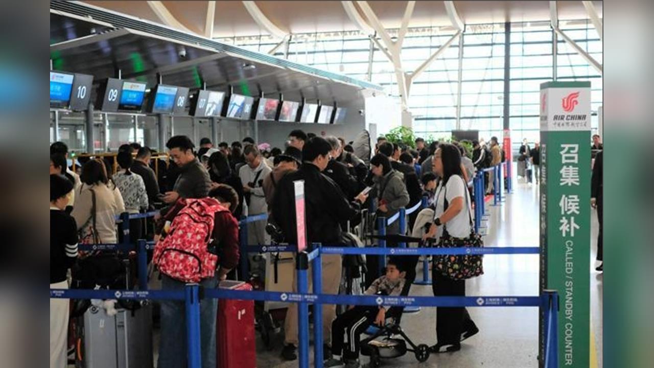 中共喊話公民「別去日本」失效 中國民眾湧上海機場飛大阪:對政治沒興趣!