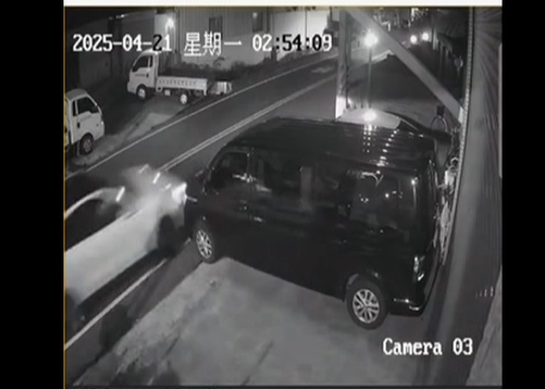 喝爛醉一次撞兩車 肇事駕駛想開溜遭攔