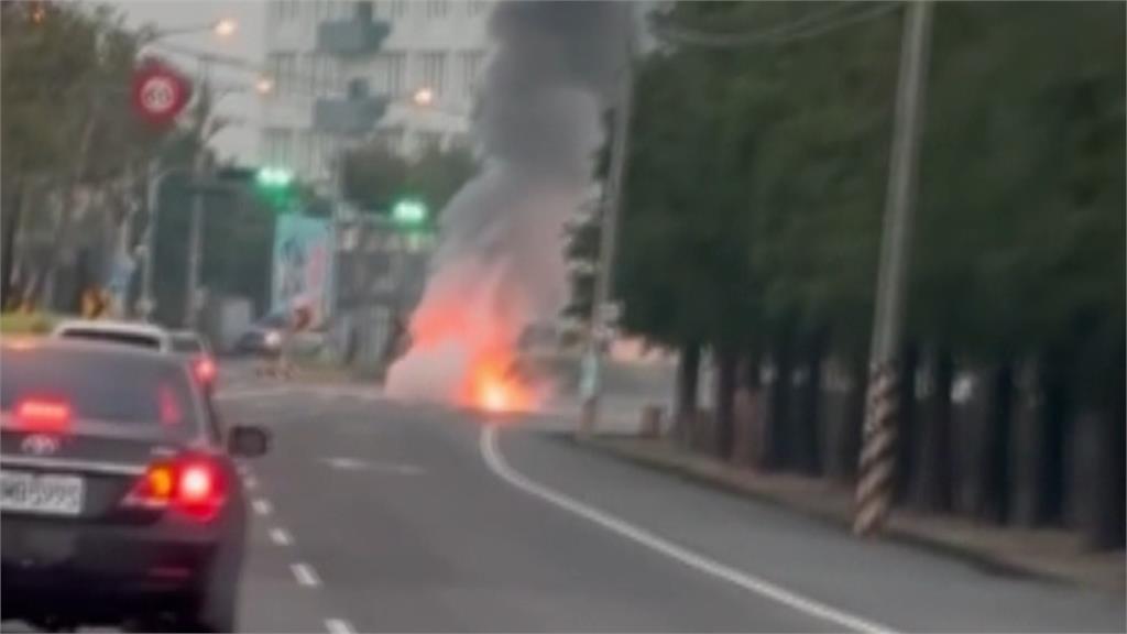 擦撞釀火燒車！　19歲重機騎士「越級駕駛」傷勢嚴重