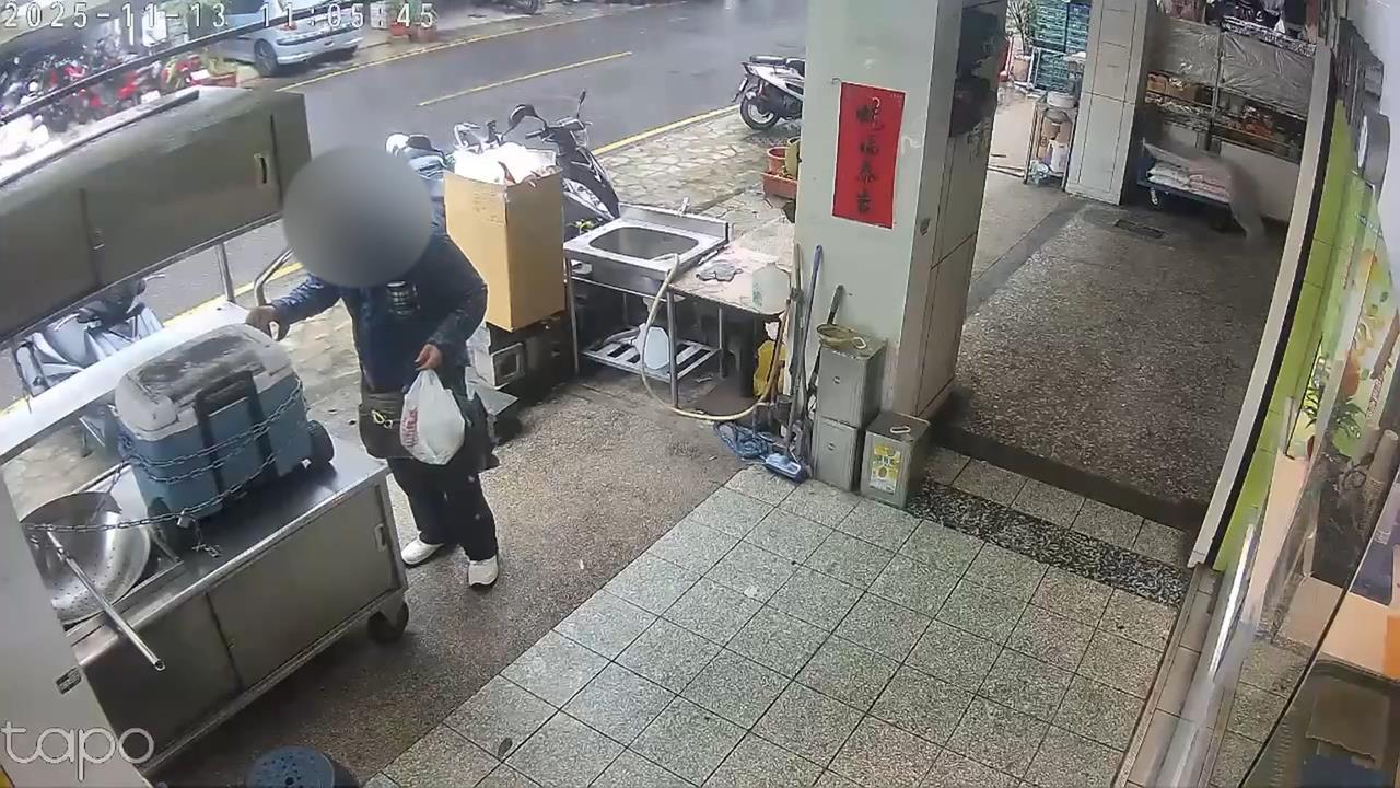 林口「財神爺」降臨? 男子一週2度塞錢給地瓜球業者