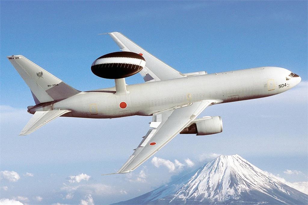 印日軍演前腳起飛 新疆後腳冒出美F-35、日E-767模型!解放軍在準備什麼?