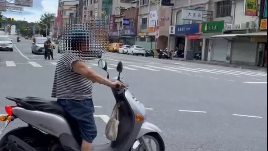 花蓮婦騎車「對罷團比倒讚罵2字」！下秒悲劇還要志工幫作家1句大酸