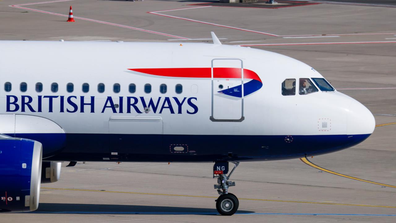 飛機上飄屍臭味!6旬婦遺體塞廚房「加熱13小時」全機伴屍崩潰 航空公司回應了