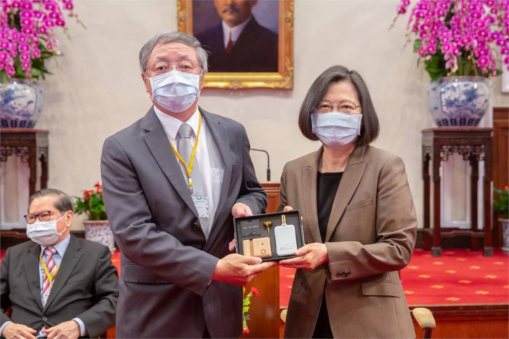 盧星華獲「國際傑出發明家獎」代表致詞　蔡總統接見盼提升台灣研發風氣