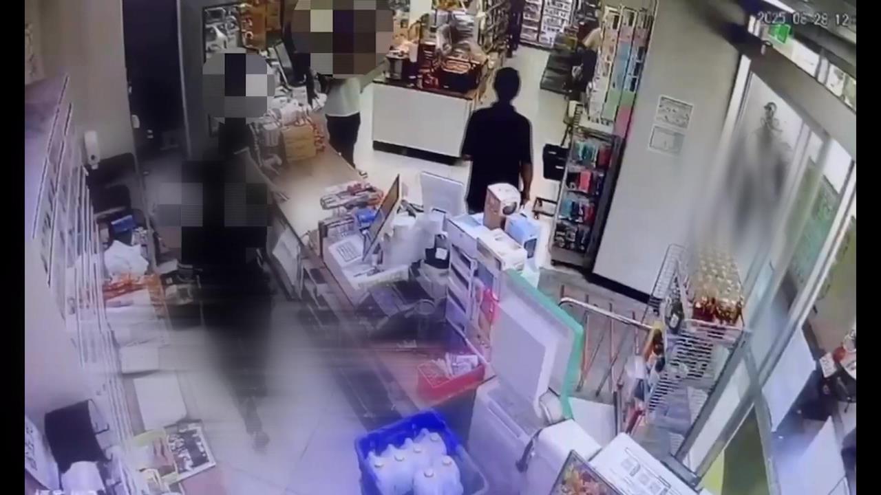 有夠盧！花蓮爛醉男「馬路當床」躺地不起　妻氣炸怒吼「乖乖回家」