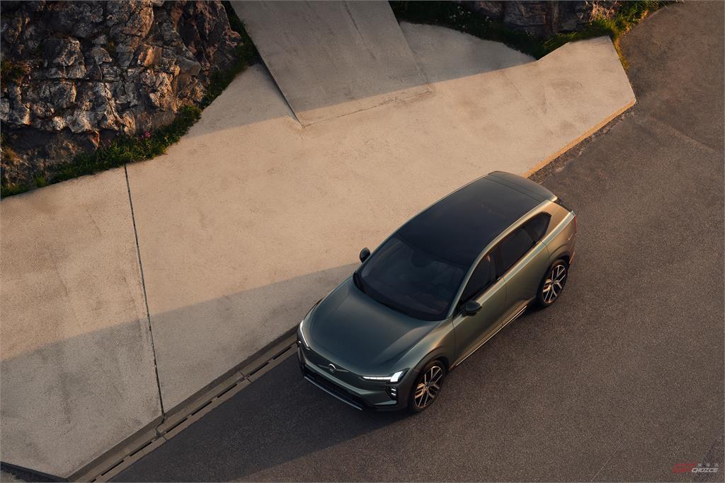 台灣上市時程未明　Volvo EX60 / EX60 Cross Country 正式亮相！