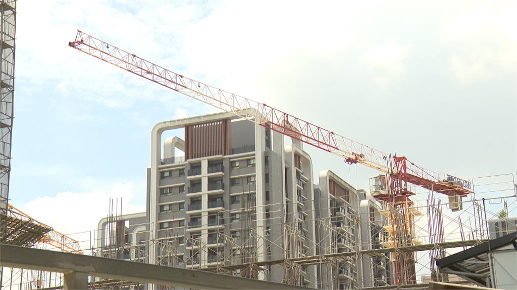 綠美圖噴漆工人高處墜落重傷　高架作業停工、最高罰30萬