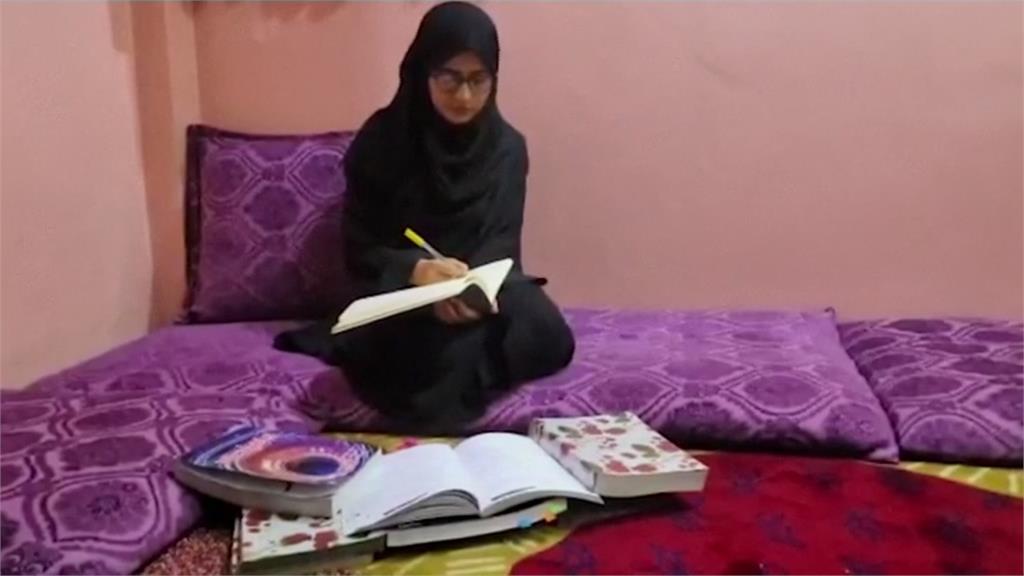 阿富汗女性讀大學　塔利班下令須戴只露雙眼面紗