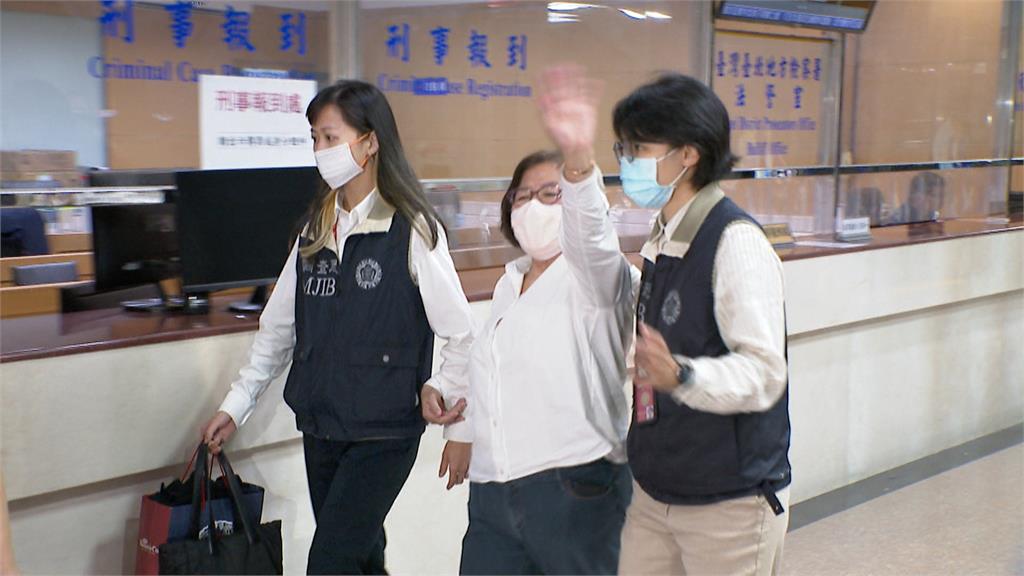 涉「死亡連署」遭約談聲押　黃呂錦茹高喊冤枉