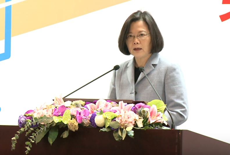 針對管中閔案打破沉默 蔡總統：台大校方對社會檢驗置若罔聞