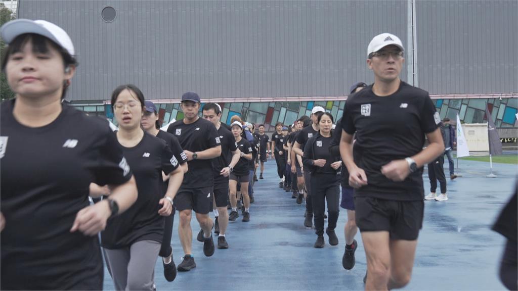 為台北公益馬拉松暖身　週六訓練營邀運動女神房思瑜參與