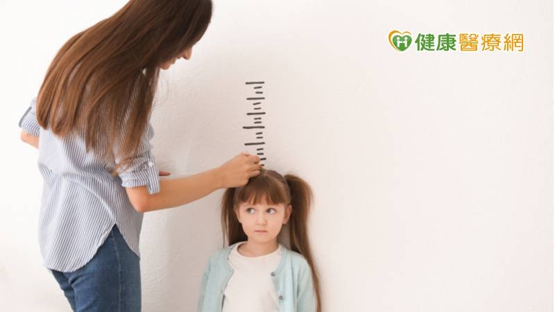 「一瞑大一吋」是真的！醫：「睡對時間」對長高有幫助