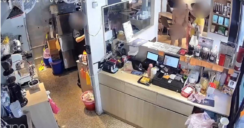男子全身赤裸走進早餐店閒晃　衛生局認符合要件強制送醫