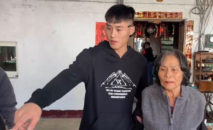 快新聞／12強奪冠張政禹回屏東看阿嬤　自爆兒時常打破窗戶：感謝鄰居包容