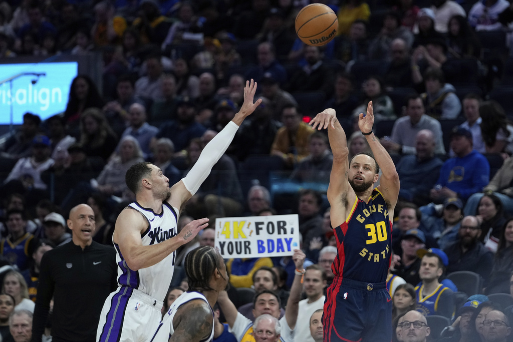 NBA(影)／「咖哩」不輕言退休!　想和詹皇一樣打到不能打為止