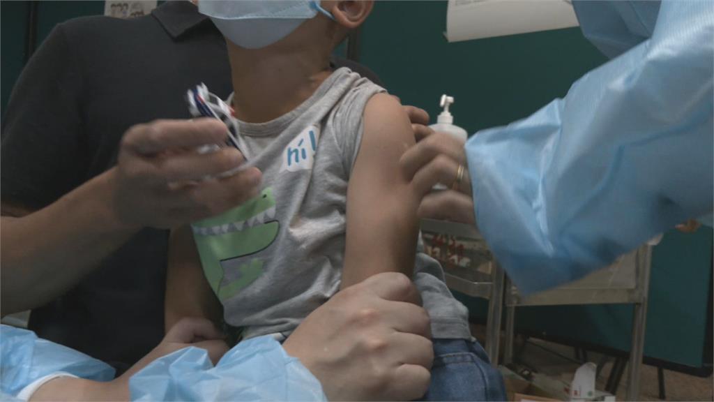 快新聞／<em>BNT</em>幼兒劑型疫苗62.4萬劑今抵台　今年採購全數到貨