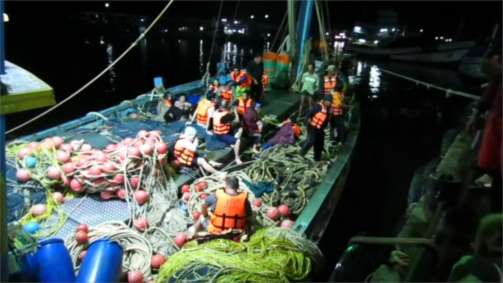 普吉島觀光船翻覆 90人救起仍有7人失蹤