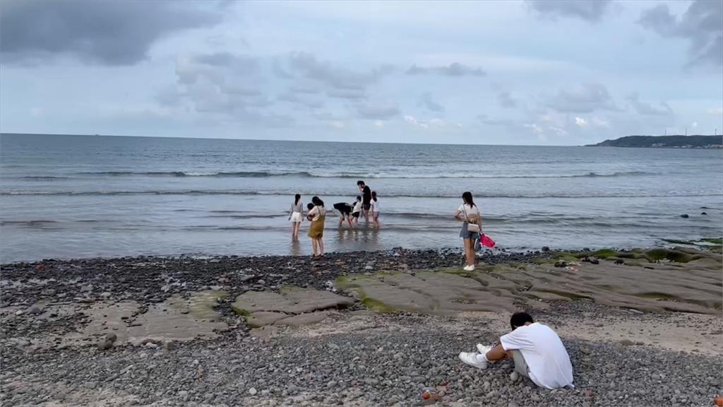 颱風過境後衝海邊戲水 新北1小時連傳2溺水事件