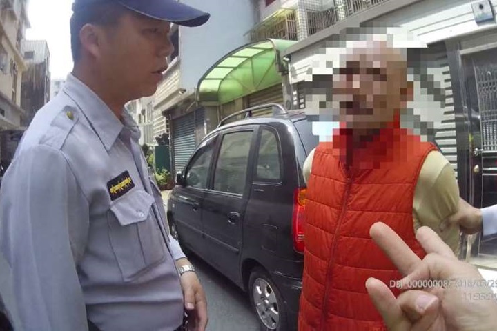 通緝犯逃8年終遭逮 想用假冒哥哥名卻敗在「這」...