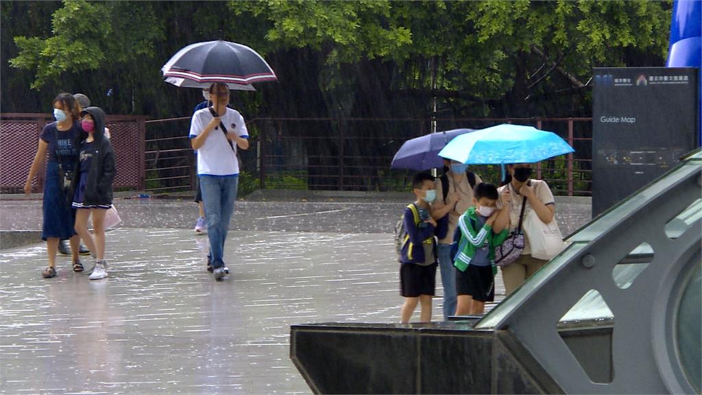 不斷更新／颱風假22縣市都宣布了　明全台3地區停班課、雲林2國小停課