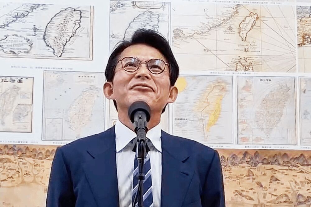 兒子美國籍、公費出差心得寫305字? 黃國昌不回應四叉貓