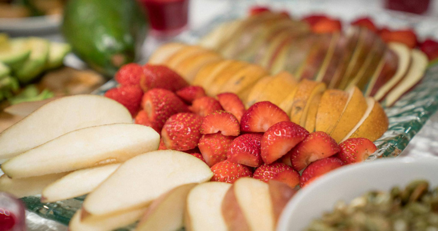 飯後吃水果有助消化？營養師破迷思「直接轉成脂肪」　3原則安心吃