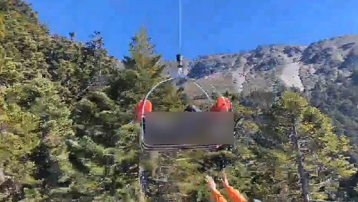 快新聞／28歲女登山客攻頂玉山後癲癇發作 直升機吊掛將人急送醫