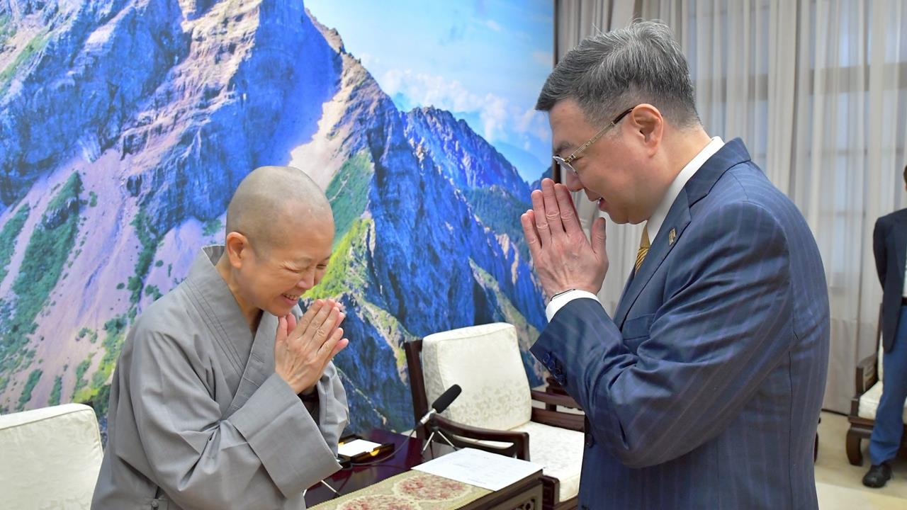 快新聞／藍白綠「竊國者侯」！普發一萬入帳　釋昭慧轟三黨毀台