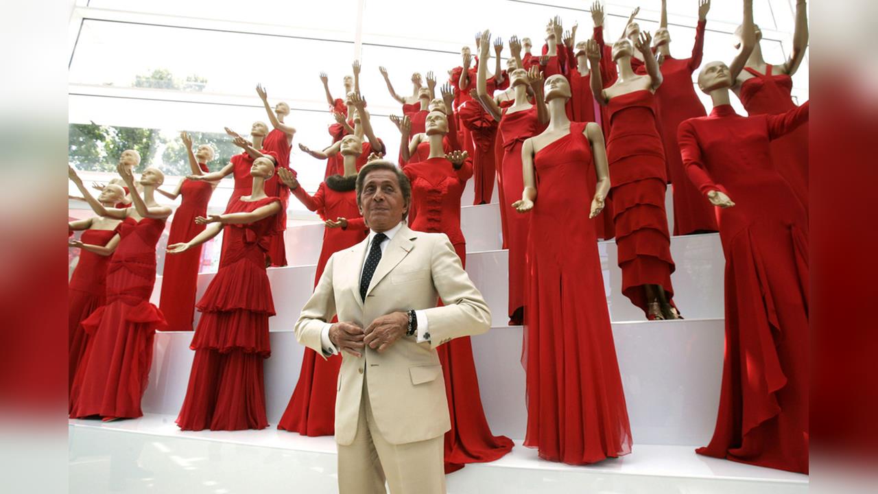 快新聞／為時尚界引入經典紅！義大利「時尚皇帝」范倫鐵諾辭世　享耆壽93歲