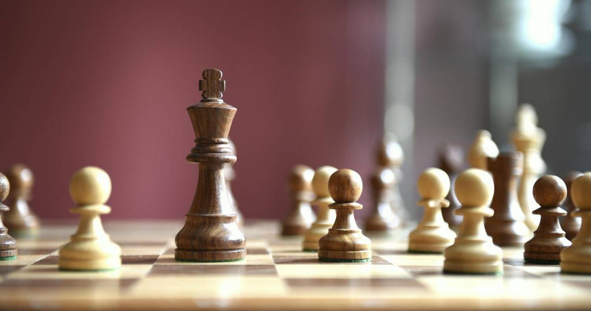 AI棋賽結果出爐！馬斯克Grok決賽接連出包　OpenAI o3直落四完封稱霸