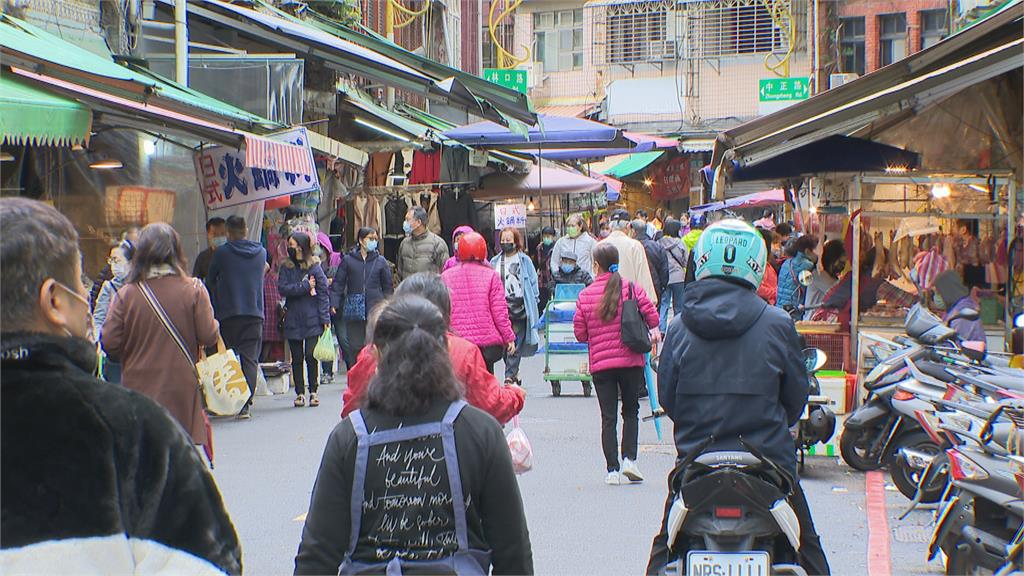 明起戶外免戴罩！室內「唱歌、敬酒」免戴　民眾：傳播風險高