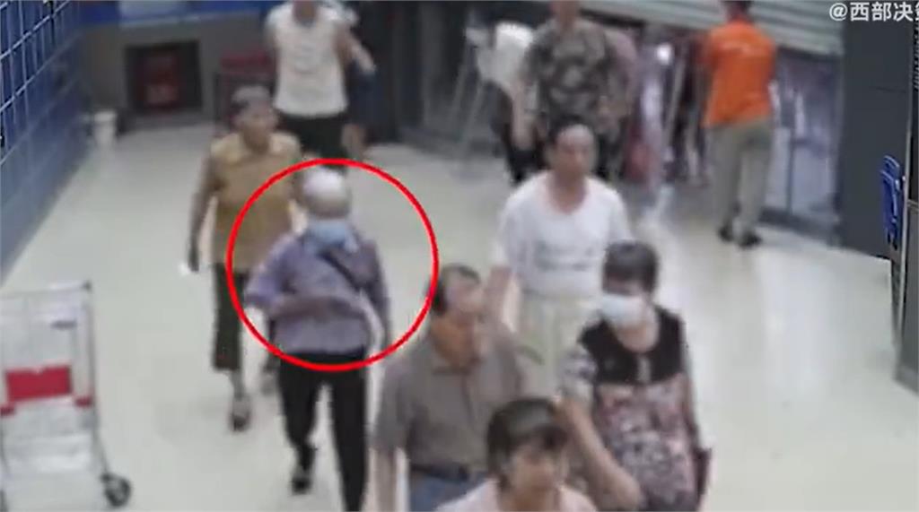 中國大媽比戰力！超市促銷開門「沙丁魚式湧入」78歲阿嬤被擠到骨折