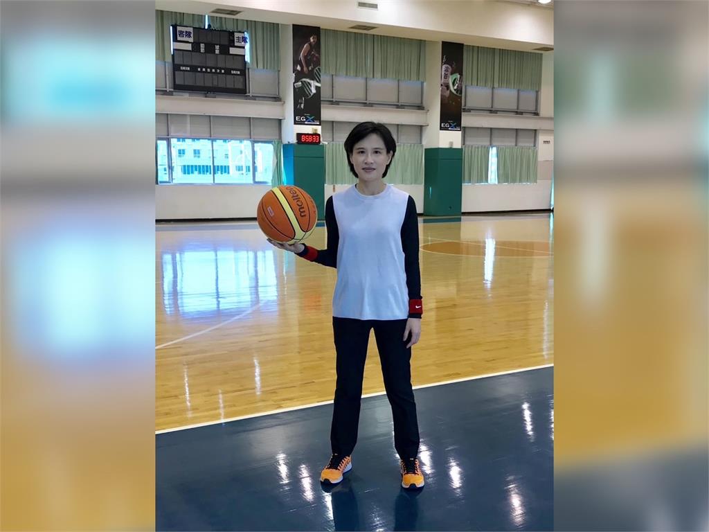 快新聞／運動部組織法三讀！鄭麗君嗨曬籃球照　親曝期許：盼拚今年掛牌