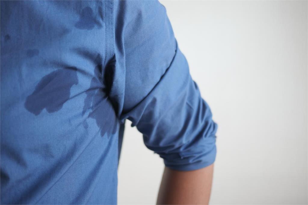 人的體味竟有「氣味時間軸」！皮膚科醫揭「3階段」氣味變化、4大健康警訊