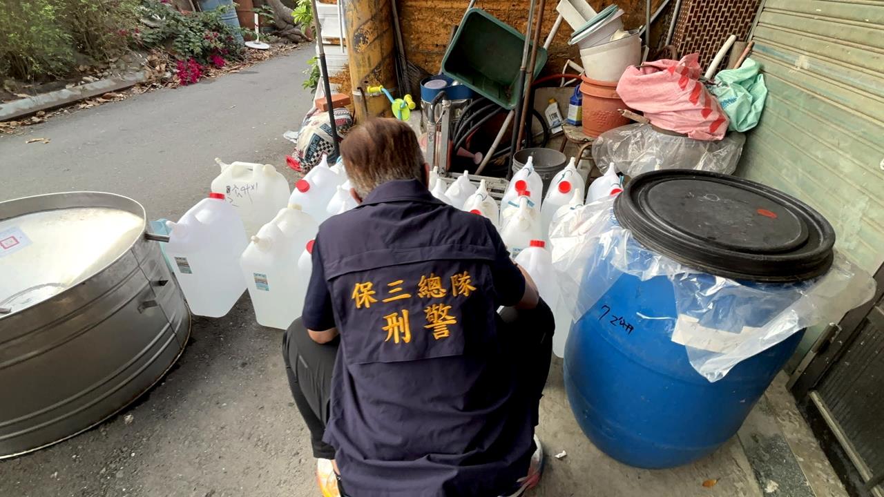 清明祭祖需求大！　警破「私釀米酒工廠」查扣逾3千公升