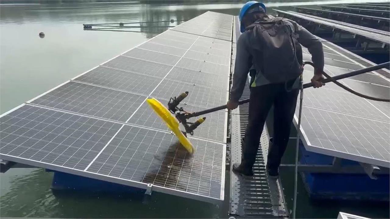 快新聞/打擊謠言!烏山頭光電「湖水清洗」 經濟部掛保證:水質無污染