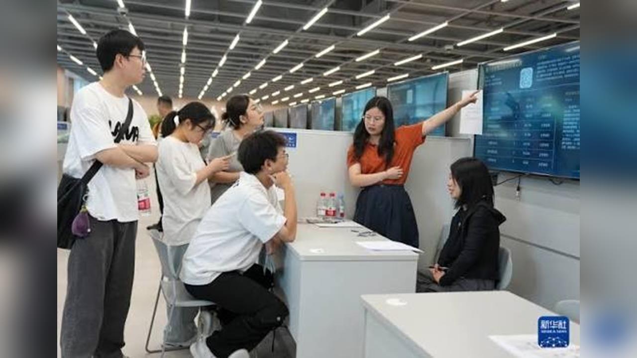 中國青年失業率17.9%創今年新高　年輕人斜槓學技能、潤日求生