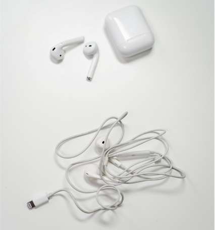 他發現Apple有線耳機一「超神功能」更方便　悔喊：買無線幹嘛？