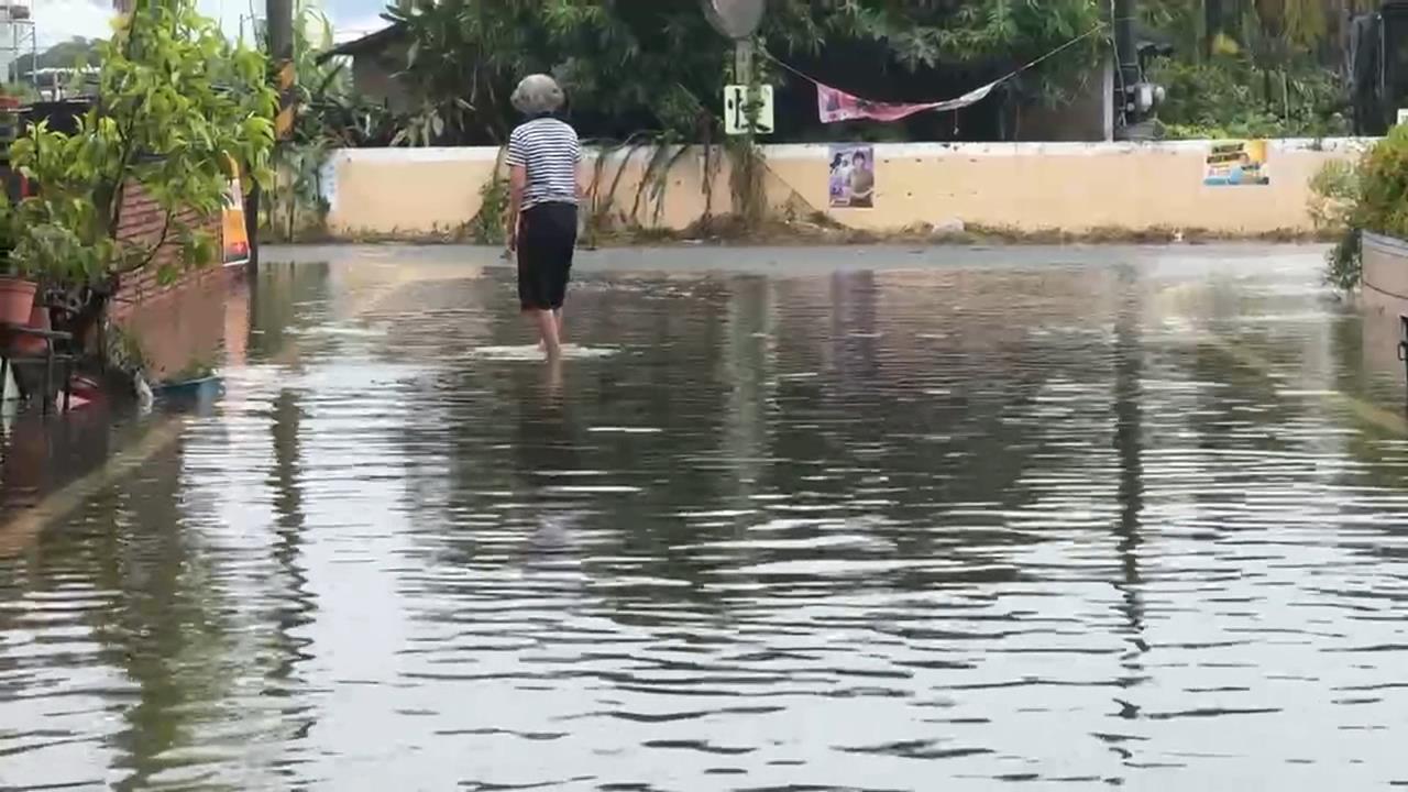 剛經歷喪夫之痛！家中慘淹水　屏東獨居8旬婦無助痛哭